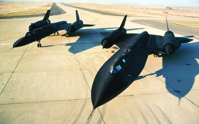 飛行速度超過(guò)導(dǎo)彈的飛機(jī)—SR-71黑鳥(niǎo)偵察機(jī)！