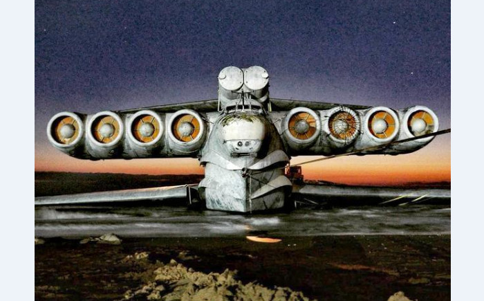 這架飛機(jī)會“鐵掌水上漂”，你會嗎？1.jpg